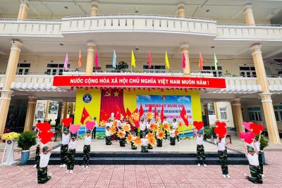 TỔ CHỨC SINH HOẠT DƯỚI CỜ THEO CHỦ ĐIỂM: UỐNG NƯỚC NHỚ NGUỒN – CHÀO MỪNG 81 NĂM NGÀY THÀNH LẬP QUÂN ĐỘI NHÂN DÂN VIỆT NAM (22/12/1944- 22/12/2025)