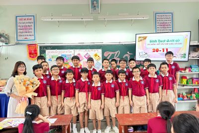 Hoà chung trong không khí kỉ niệm 41 năm Ngày Nhà Giáo Việt Nam( 20/11/1982- 20/11/2023), Liên đội Trường Tiểu học Nguyễn Nghiêm tổ chức Tri ân thầy cô giáo với một số tiết mục tại giờ Sinh hoạt dưới cờ ngay trong lớp học.