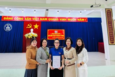 LỄ KẾT NẠP ĐẢNG VIÊN MỚI CHI BỘ TRƯỜNG TIỂU HỌC NGUYỄN NGHIÊM